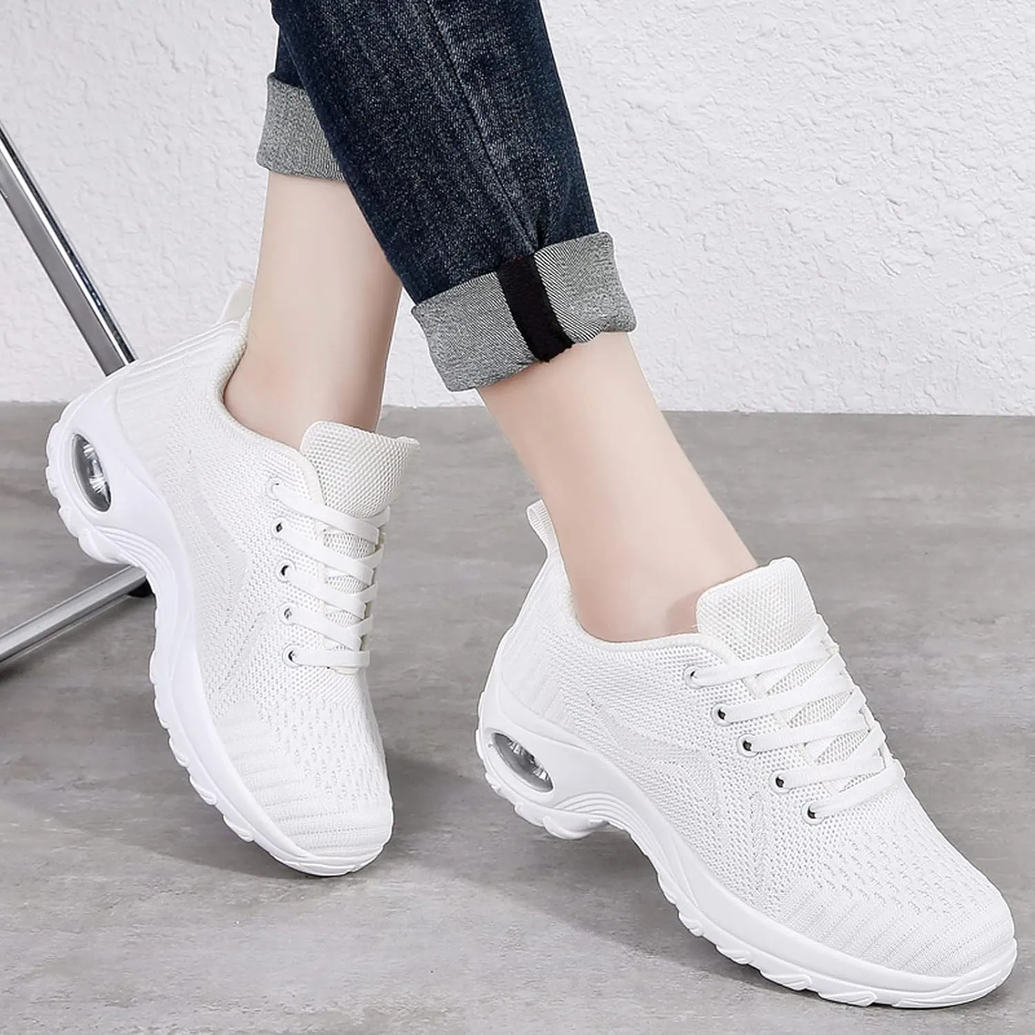 Classic Athletic Skateboard Sneakers for Women Comfortable Breathable Knitted Sneakers Shoe for Elderly Women