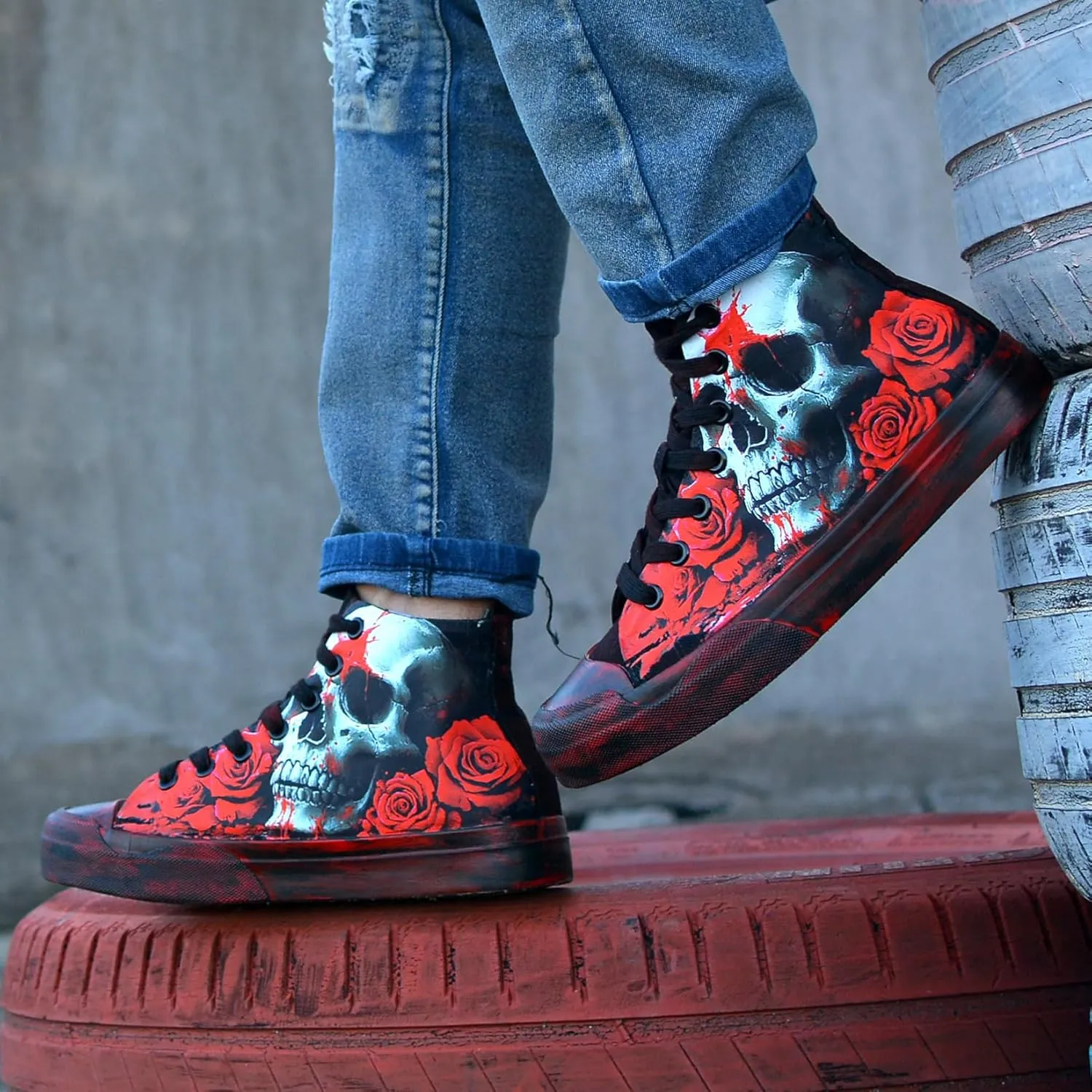 Gothic Skull Shoes for Women Fashion Sneakers Men's Hand-Painted Graffiti Shoes Punk Cosplay Hip Hop Teen Boys Girls Student Casual Walking Streetwear