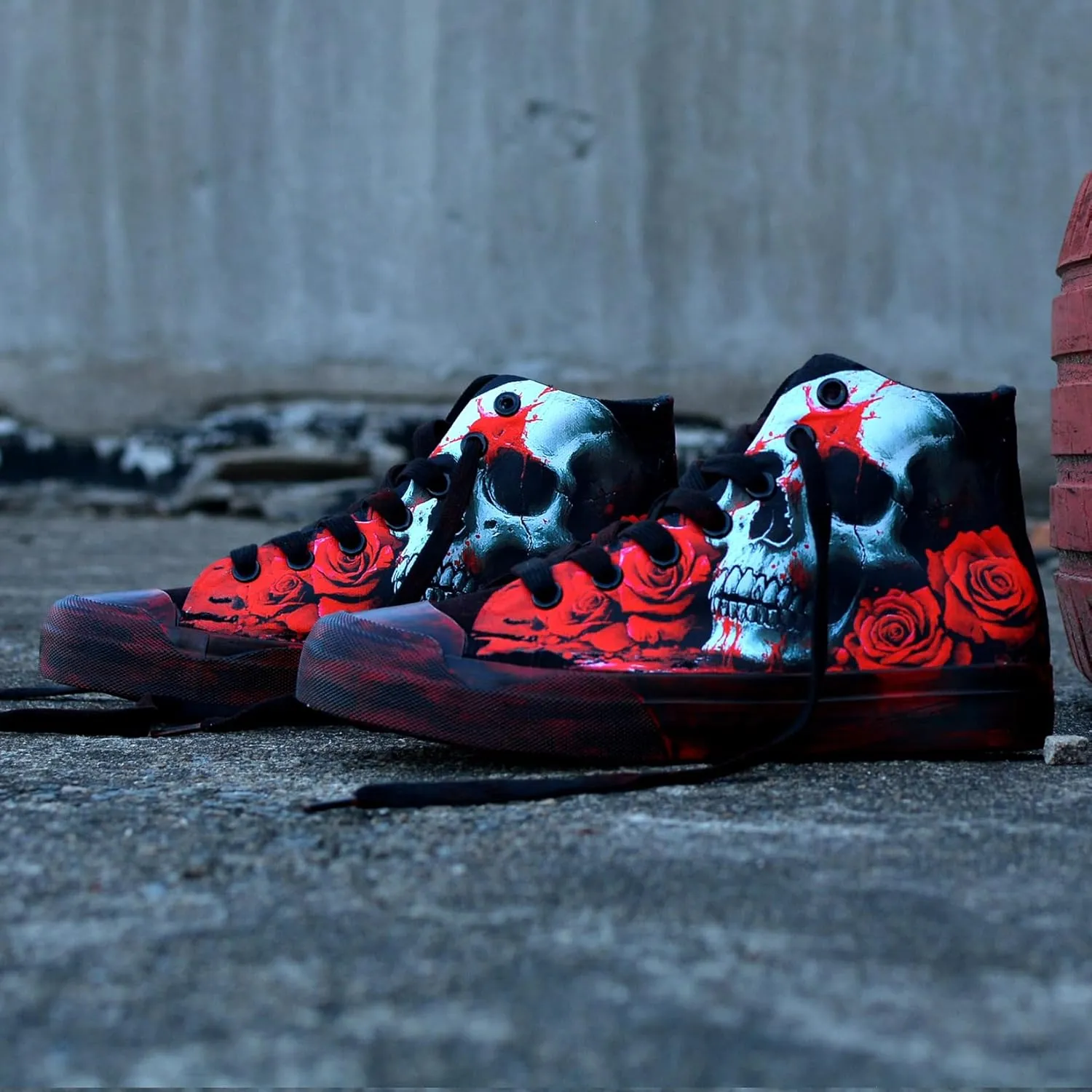 Gothic Skull Shoes for Women Fashion Sneakers Men's Hand-Painted Graffiti Shoes Punk Cosplay Hip Hop Teen Boys Girls Student Casual Walking Streetwear