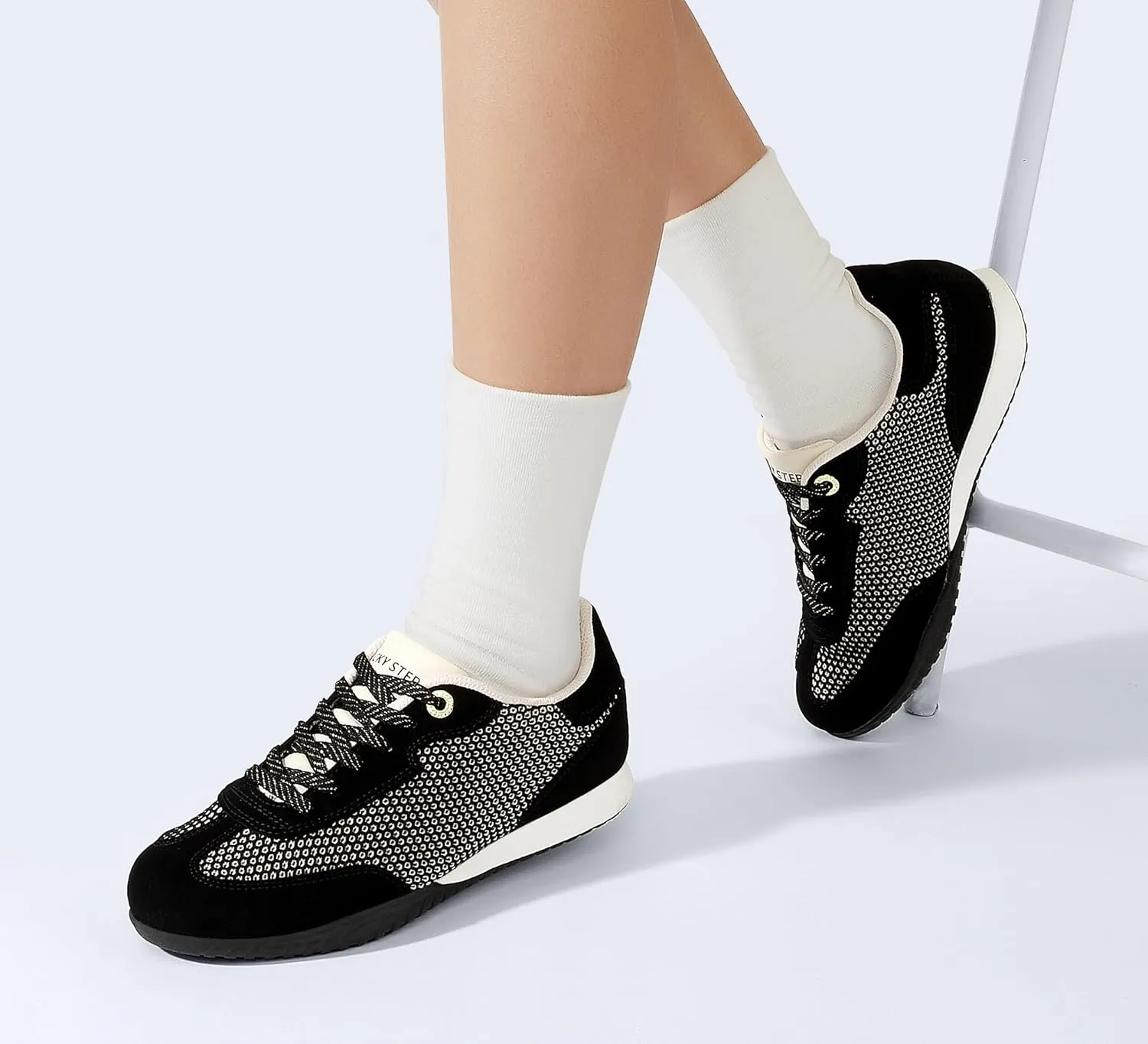 LUCKY STEP Women's Fashion Tennis Sneakers Casual Low Top Retro Lace-up Stylish Travel Lifestyle Trendy Walking Shoes