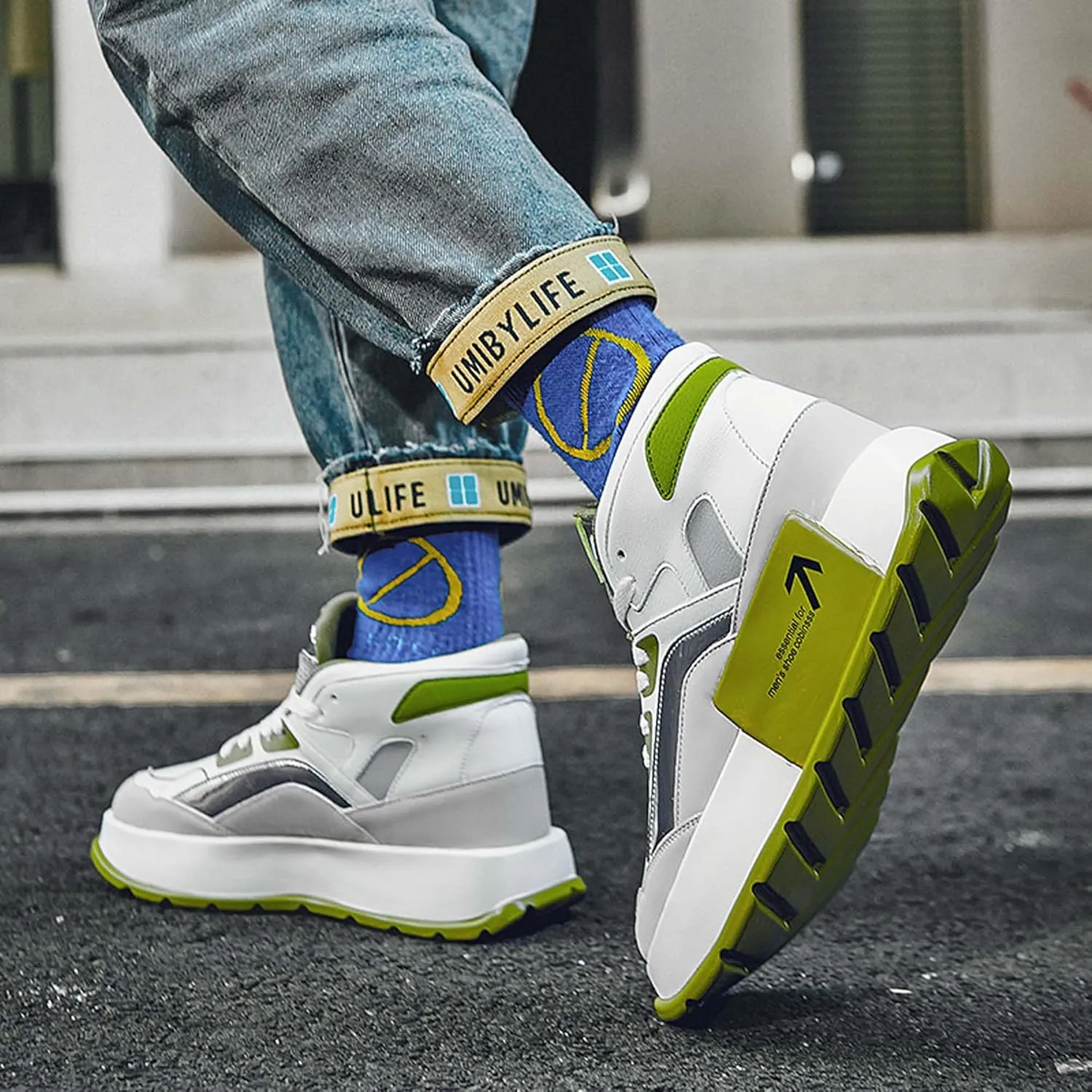 Men's High Top Skateboarding Shoes Fashion Sneakers Comfortable Thick Bottom Running Shoes Urban Casual Street Motorcycle Boots