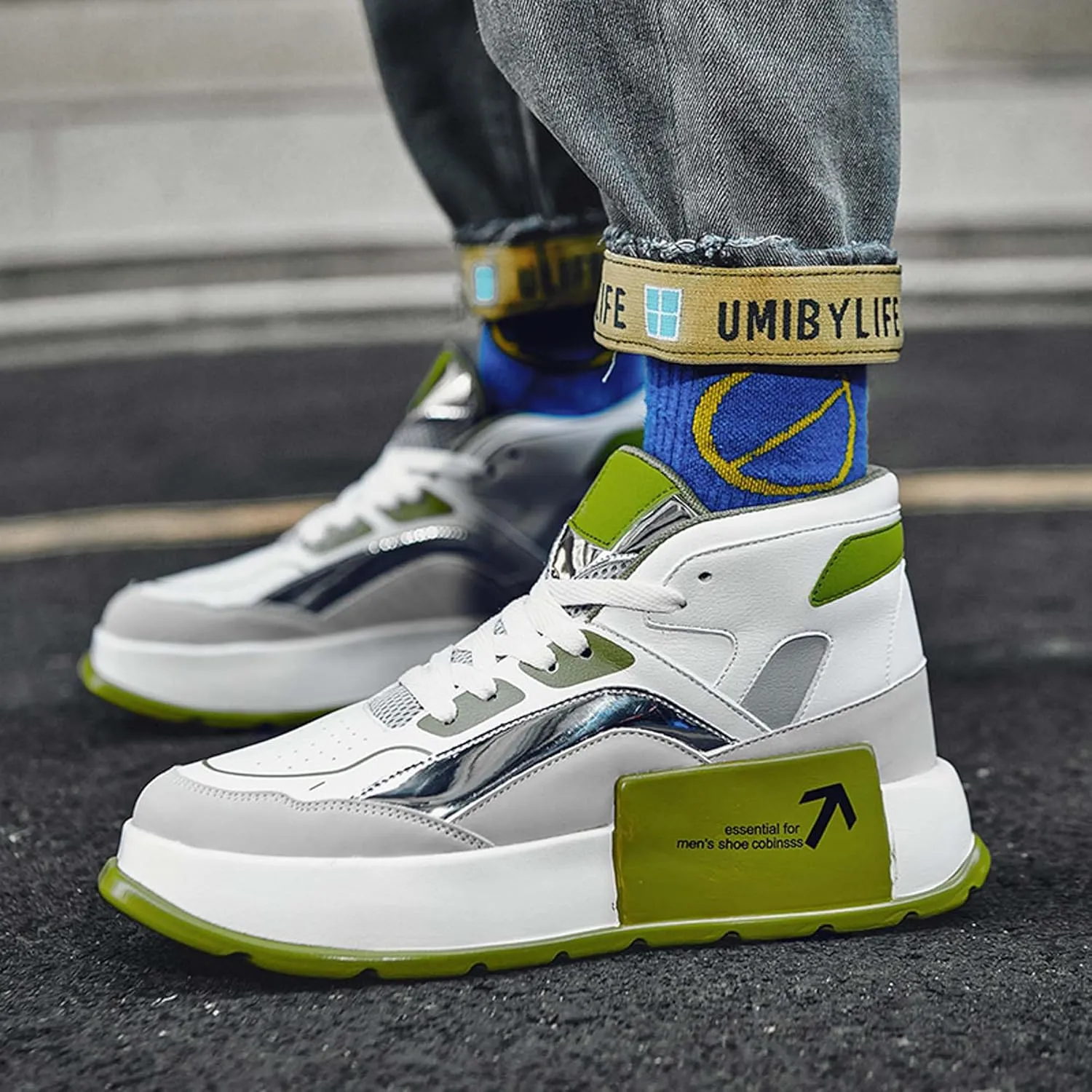 Men's High Top Skateboarding Shoes Fashion Sneakers Comfortable Thick Bottom Running Shoes Urban Casual Street Motorcycle Boots