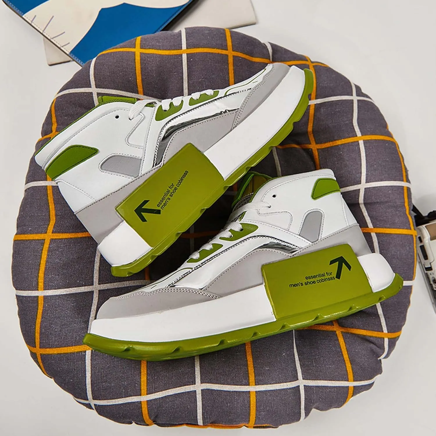 Men's High Top Skateboarding Shoes Fashion Sneakers Comfortable Thick Bottom Running Shoes Urban Casual Street Motorcycle Boots