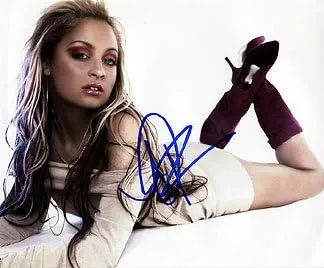 NICOLE RICHIE 8x10 Celebrity Photo Signed In-Person
