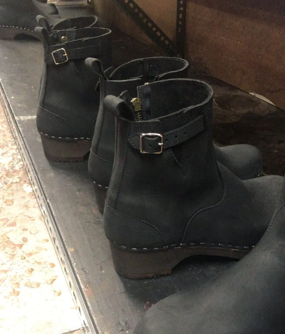 Sandgrens Handmade Swedish Wood Clogs for Women, Low Heel Boots | New York Low