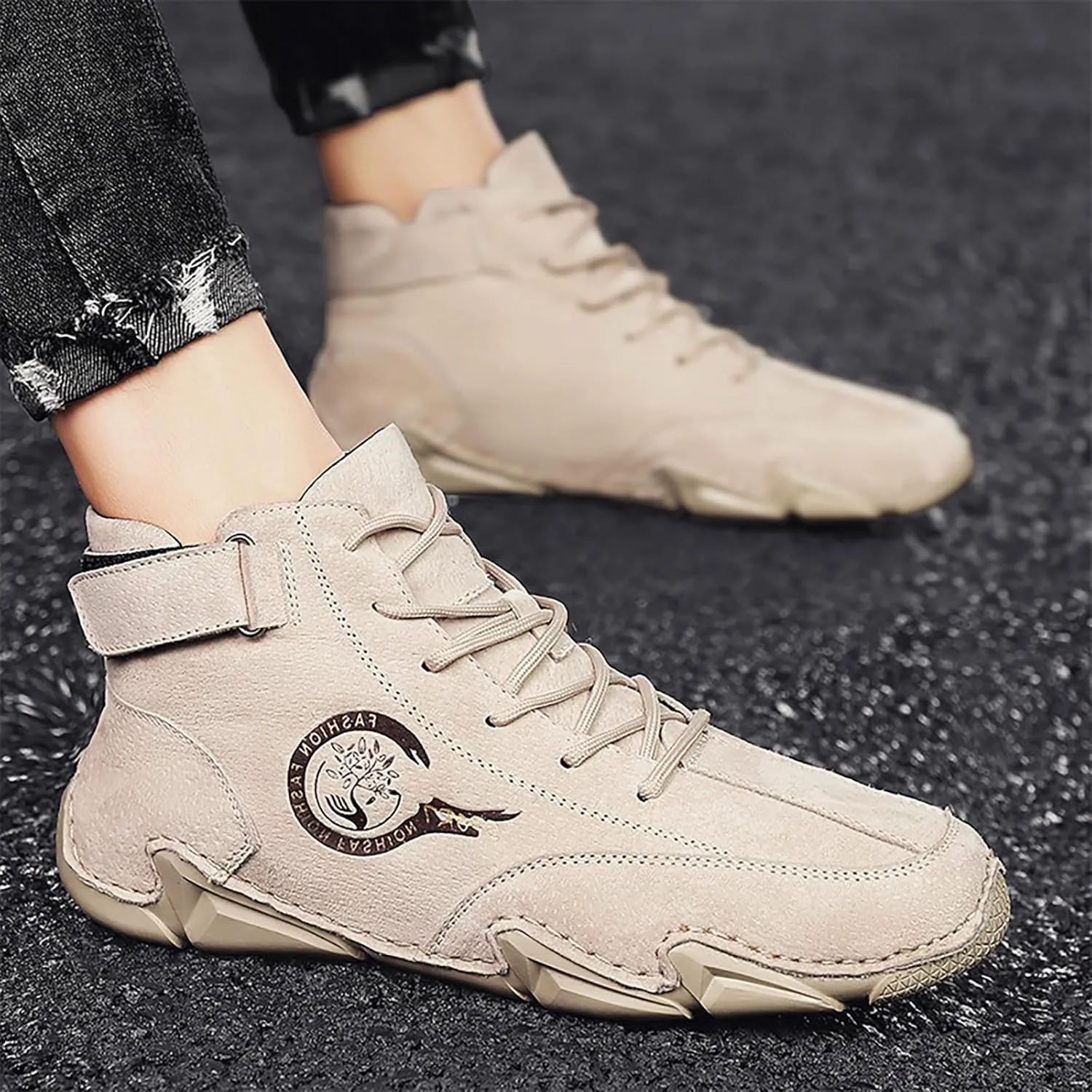 Versatile & Casual Sneaker New Winter Men's Padded Leather Korean High Top Hook Loop Short Boots Sport Shoes