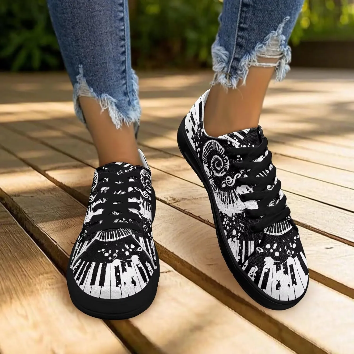 Women's Casual Canvas Sneakers Comfortable Low Top Walking Shoes Classic Lightweight Tennis Shoes Fashion Sneakers